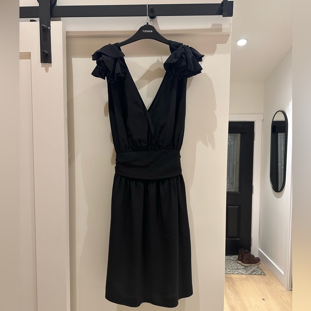 Gorgeous 100% silk dress FRENCH CONNECTION size US8